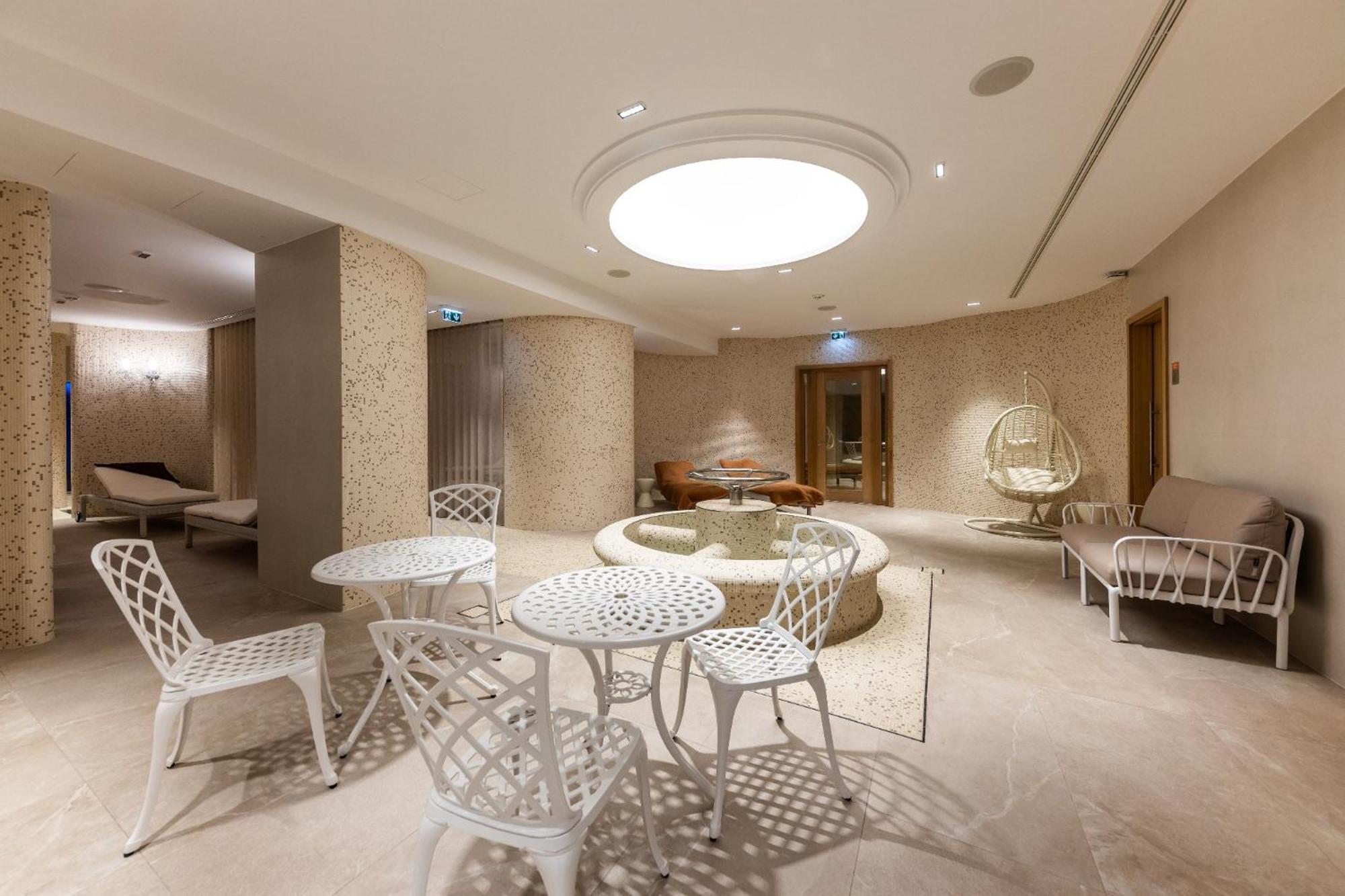 Raj Zdravia Hotel Bratislava Exterior photo